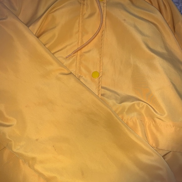 H&M yellow rain jacket with drawstring - Picture 9 of 9